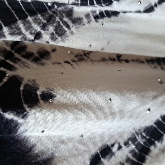 Sz M Rayon, Lined B/W Maxi Dress w elastic waist. Preloved. Lots of life left - Picture 7 of 7